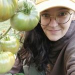 Passionnée par le vivant en général. Potager, biodiversité, arbres... Je rêve de créer un jardin-forêt-potager pour mes enfants. Je me lève et me couche en y pensant...